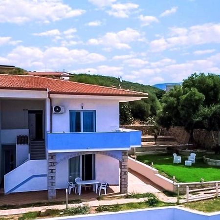 Beb Con Piscina Villa Del Borgo Badesi Exterior foto