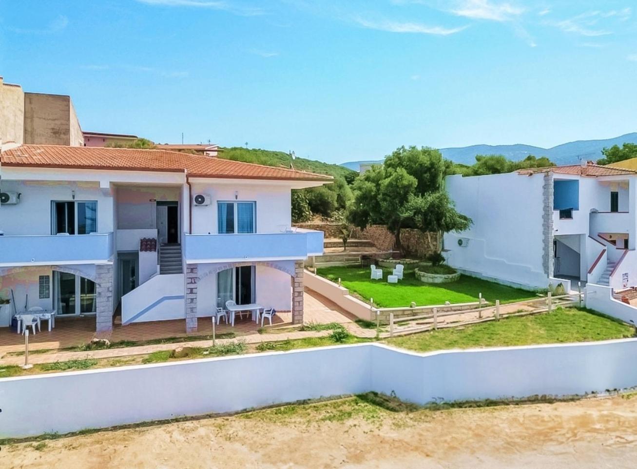 Beb Con Piscina Villa Del Borgo Badesi Exterior foto