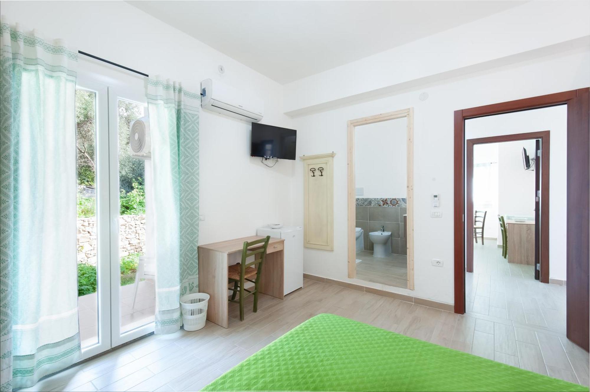 Beb Con Piscina Villa Del Borgo Badesi Exterior foto