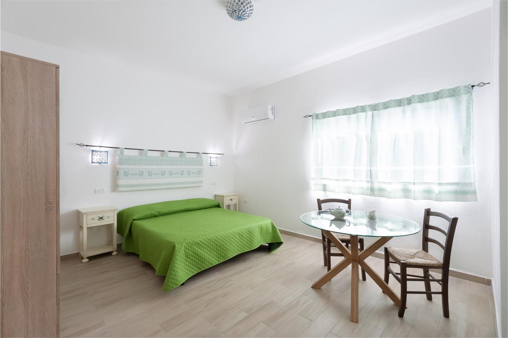 Beb Con Piscina Villa Del Borgo Badesi Exterior foto