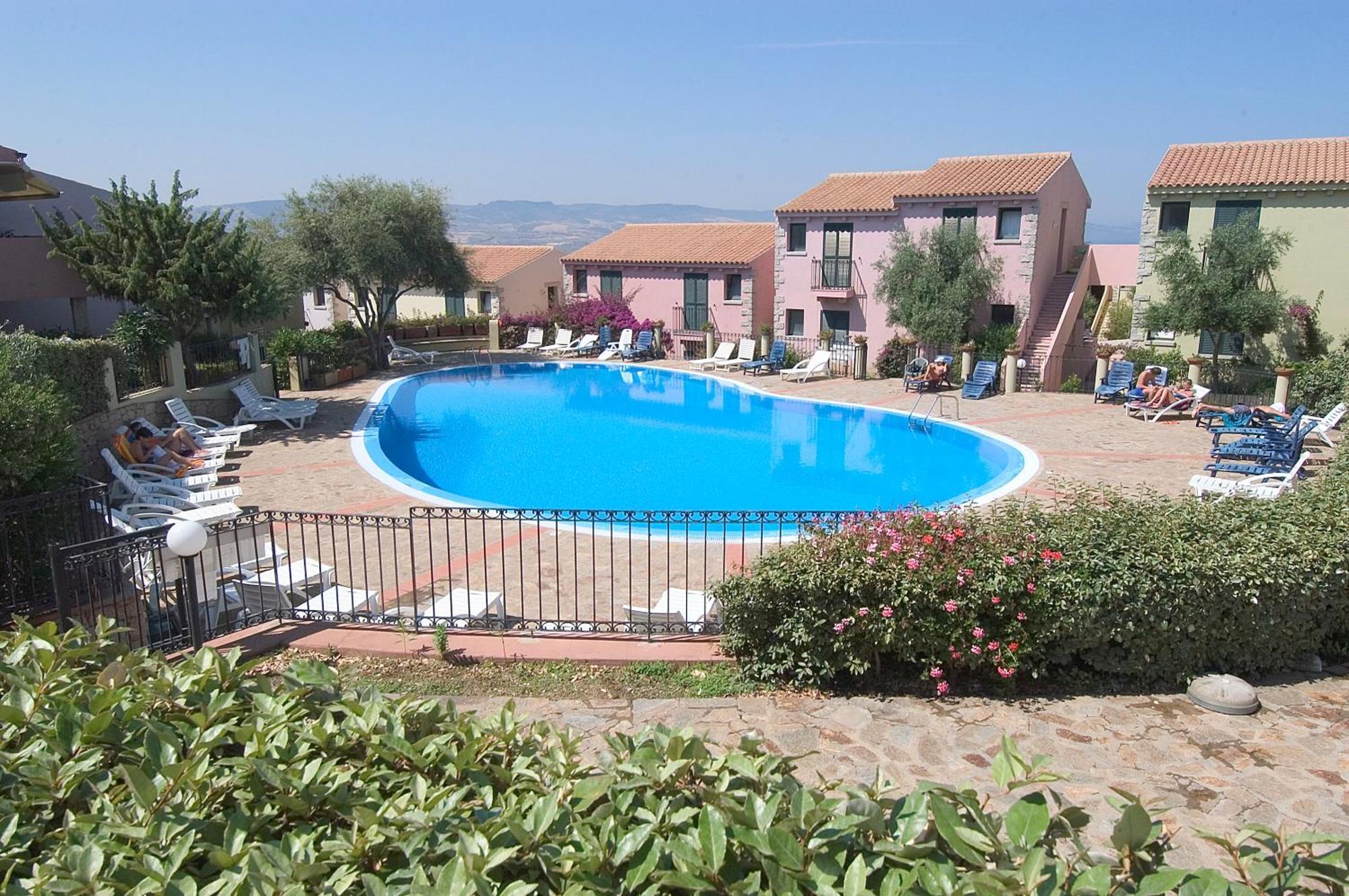 Beb Con Piscina Villa Del Borgo Badesi Exterior foto